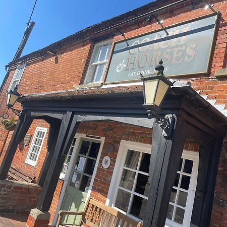 Bed and Breakfast The Coach And Horses Winchester Exterior foto