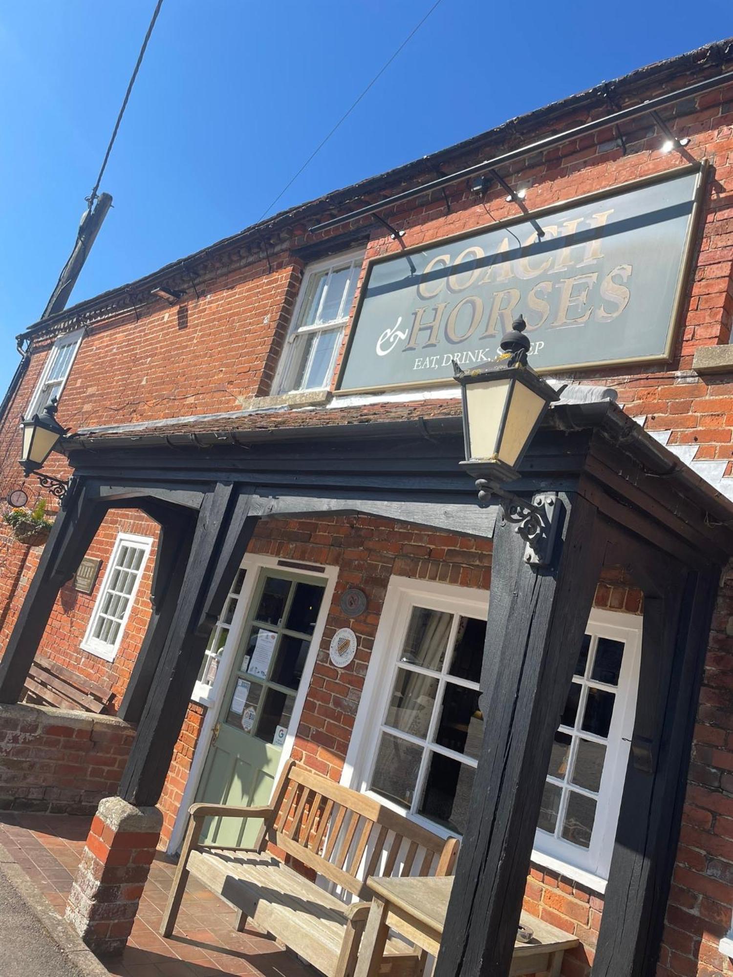 Bed and Breakfast The Coach And Horses Winchester Exterior foto